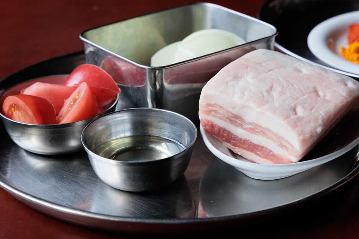 ポークビンダルー | オンライン料理教室 | 稲田俊輔